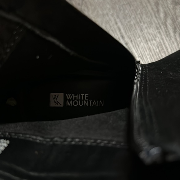 Boots - Picture 6 of 7